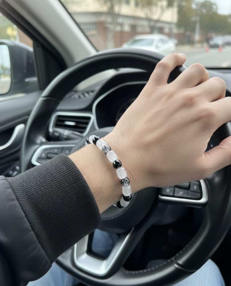 White Jade & Black Agate | Protection & Balance Bracelet - Gallery Image 3